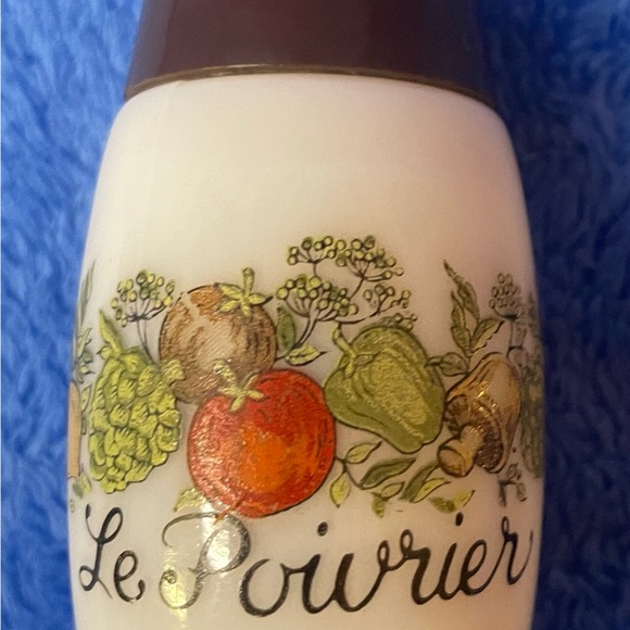 VINTAGE CorningWare SPICE OF LIFE (Centura)  Salt & Pepper Shakers - Picture 7 of 12